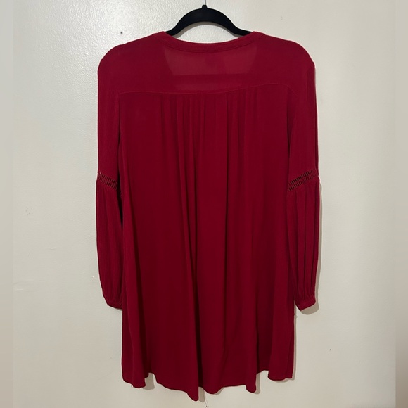 ALYA | long, flowy blouse in deep red - Picture 2 of 6